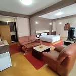 アパートホテル プレミア スコピエ