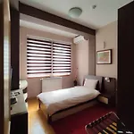 アパートホテル プレミア スコピエ