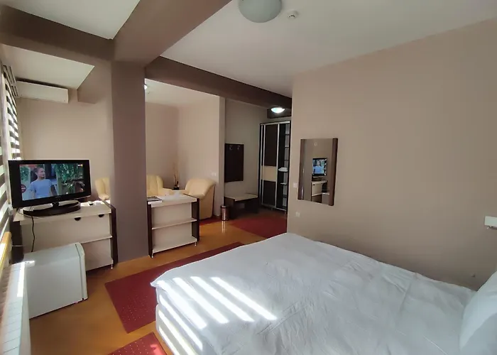 Aparthotel Premier 4*